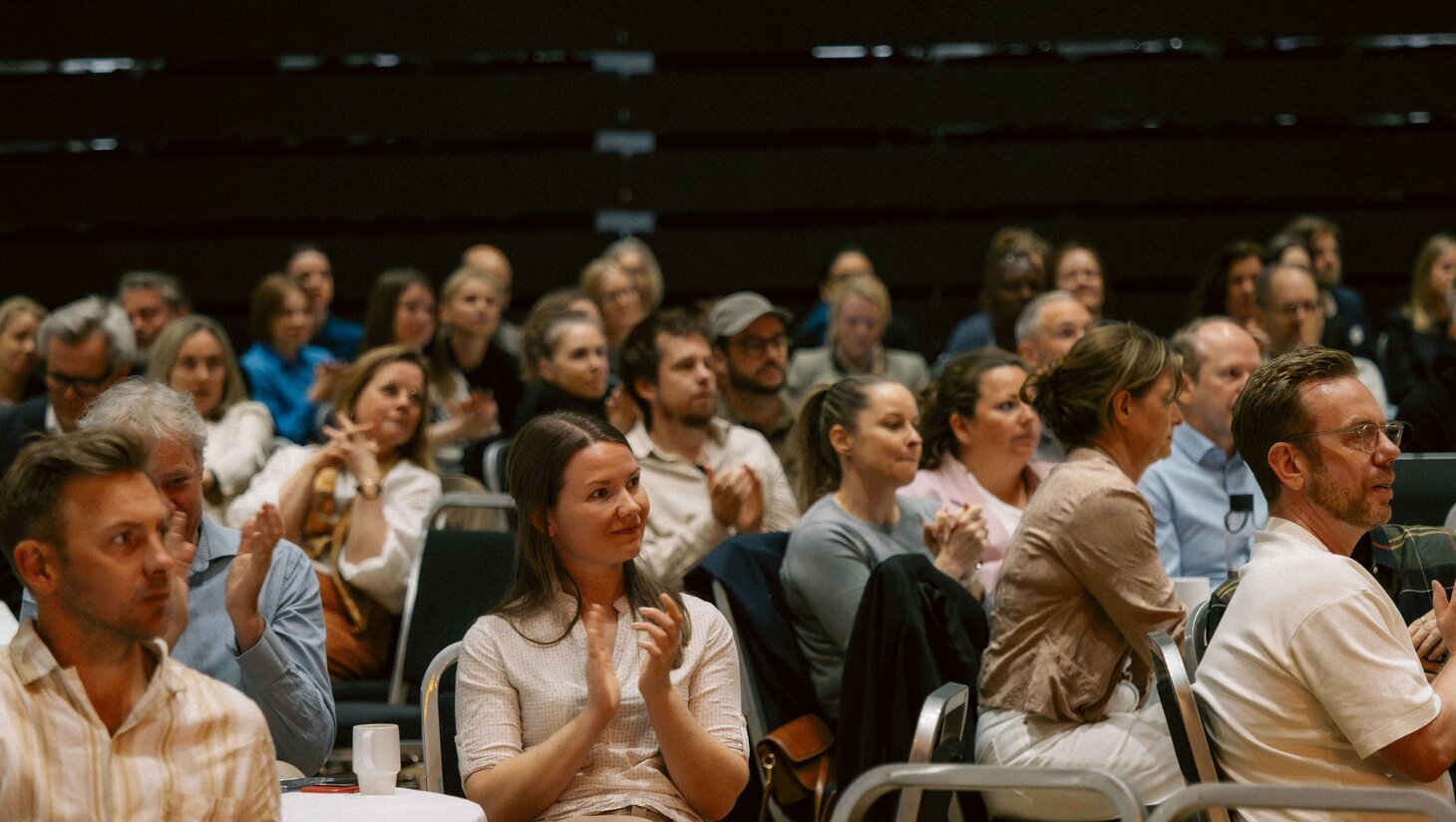 Tett på bilde av publikum